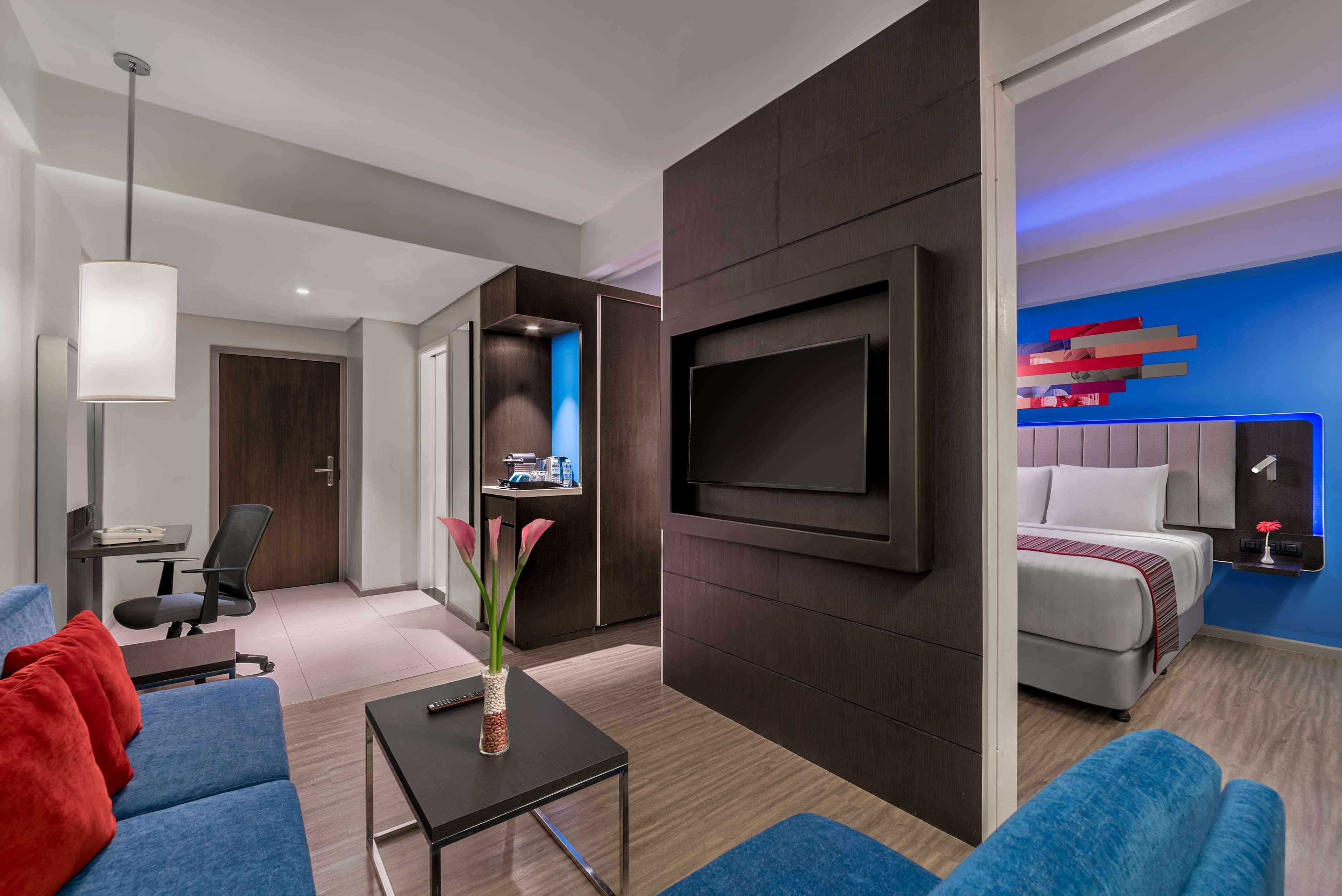 Park Inn By Radisson Clark Angeles Exterior foto