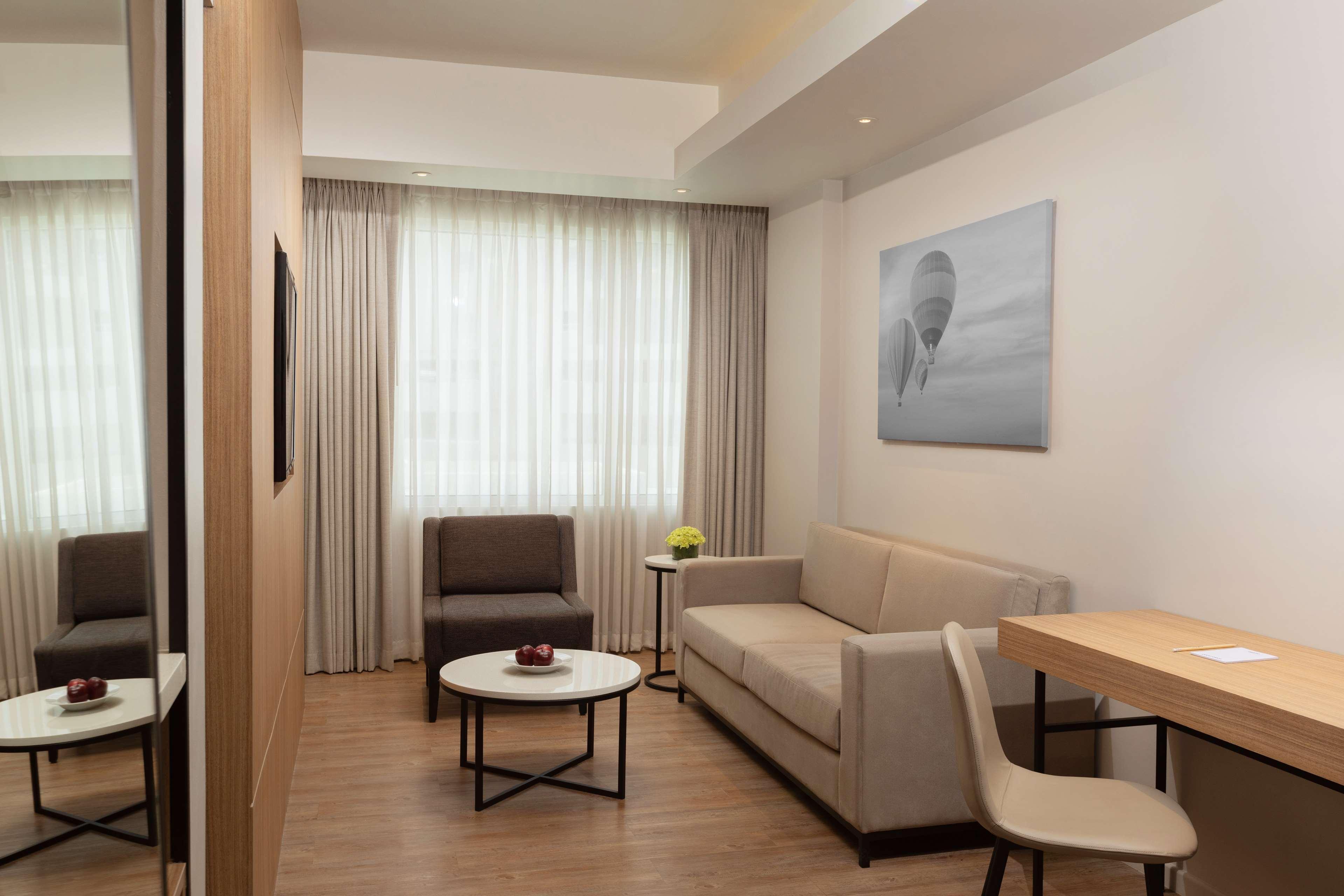 Park Inn By Radisson Clark Angeles Exterior foto