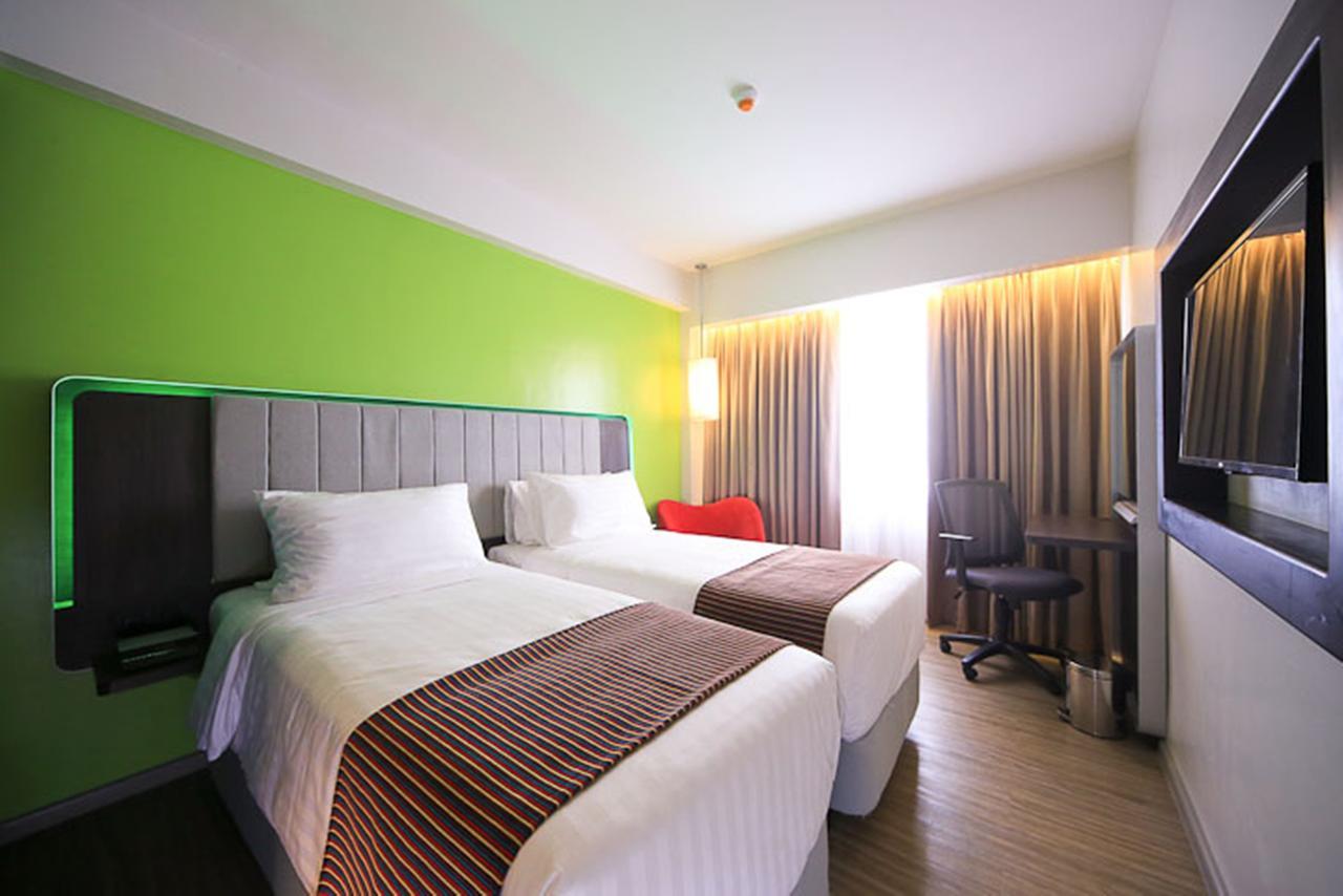 Park Inn By Radisson Clark Angeles Exterior foto